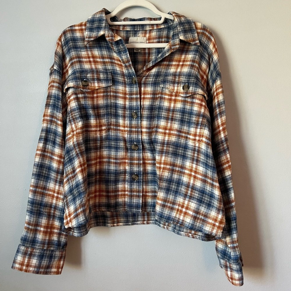 AE crop flannel